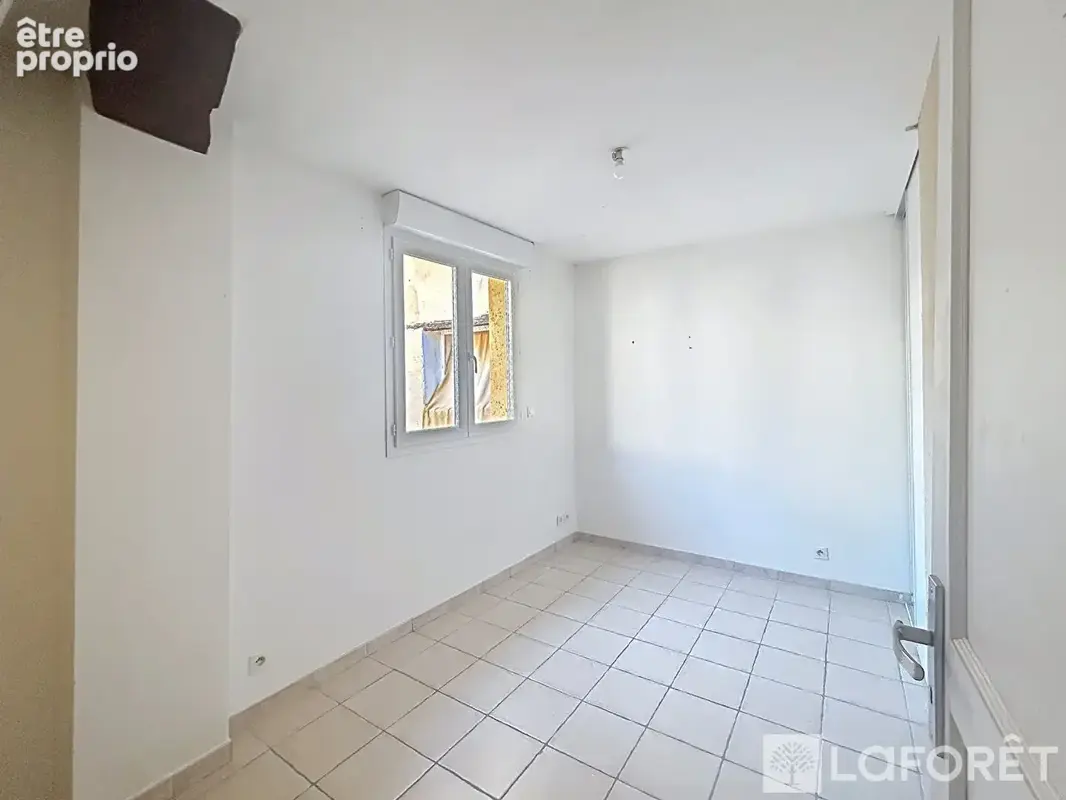 PIOLENC - Beau duplex de 90m², avec cour intimiste, solarium et garage! - photo 7