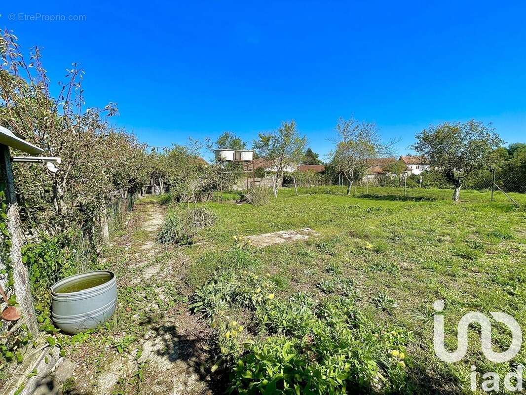 Photo 8 - Terrain à LATHUS-SAINT-REMY