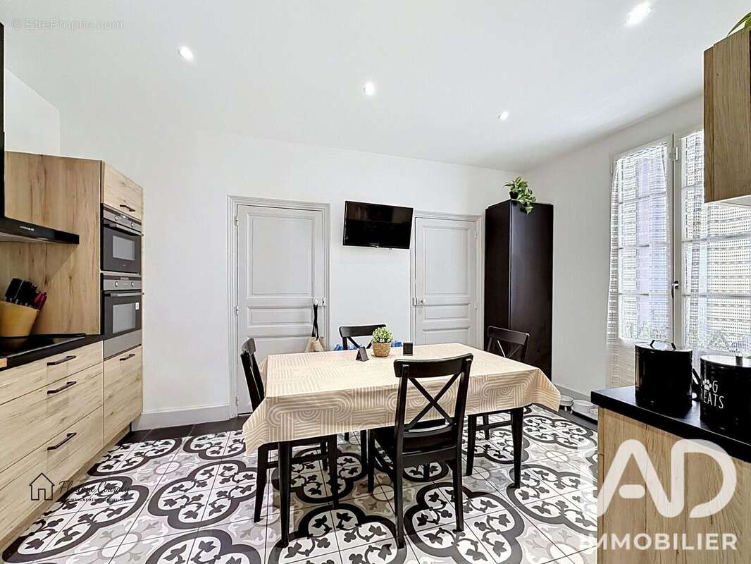 Maison 190 m² à Nizas  - photo 2