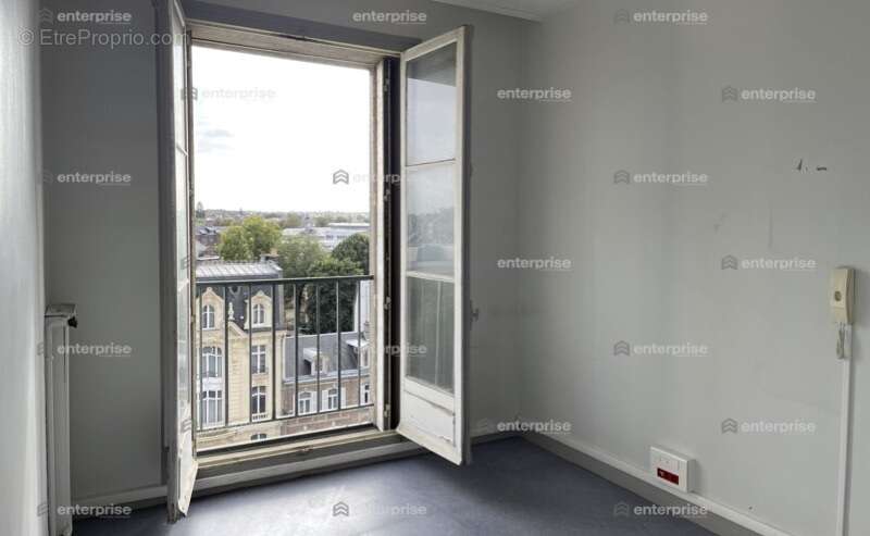 Prix exceptionnel 869 €/m2 - bureaux à vendre - ideal investisseur - photo 5