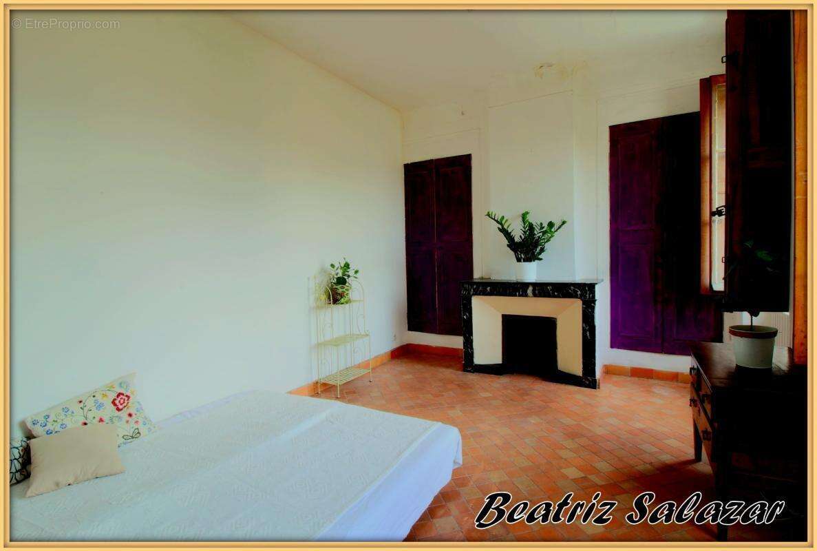 A Digne-les-Bains, dans un quartier central et calme, très bel appartement à rénover de 76m², 2/3 pièces et deux greniers - photo 11