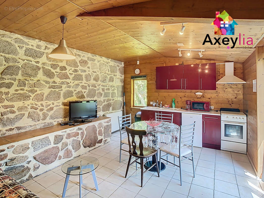 Maison à SAINT-MARTIN-D'ESTREAUX