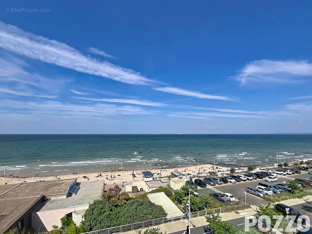 A Vendre  Appartement  2 pièce(s)   Vue mer LUC SUR MER  (14530) - photo 1