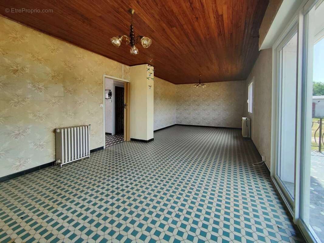 Maison à CABANAC-ET-VILLAGRAINS