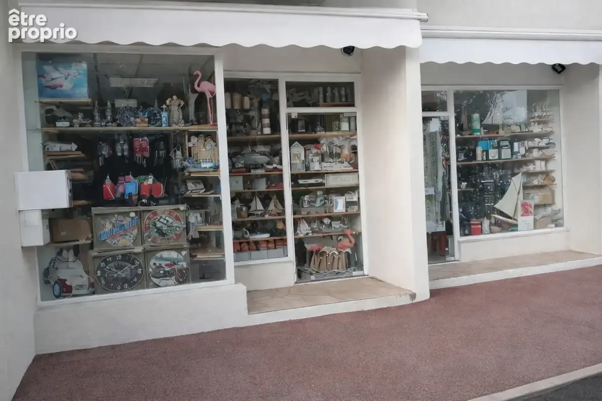 Dpt Charente Maritime (17), à vendre LA PALMYRE Local commercial - photo 5