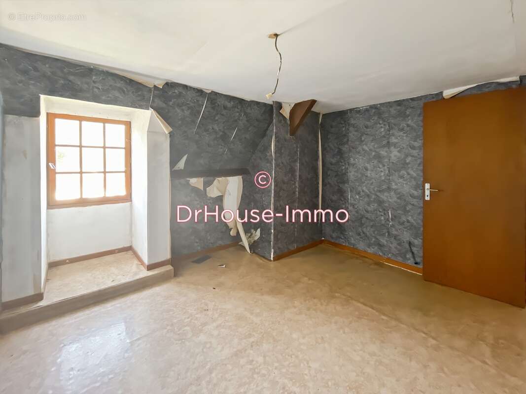 Maison à GAGNAC-SUR-CERE