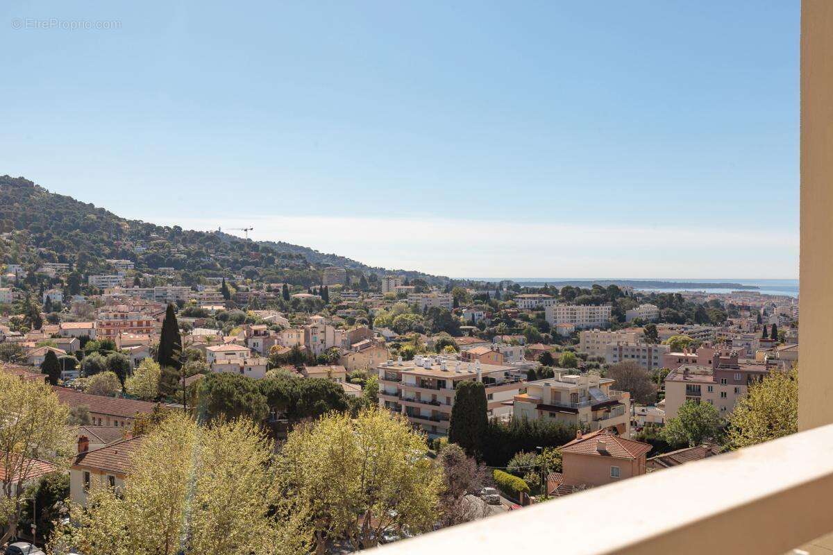 Appartement à LE CANNET