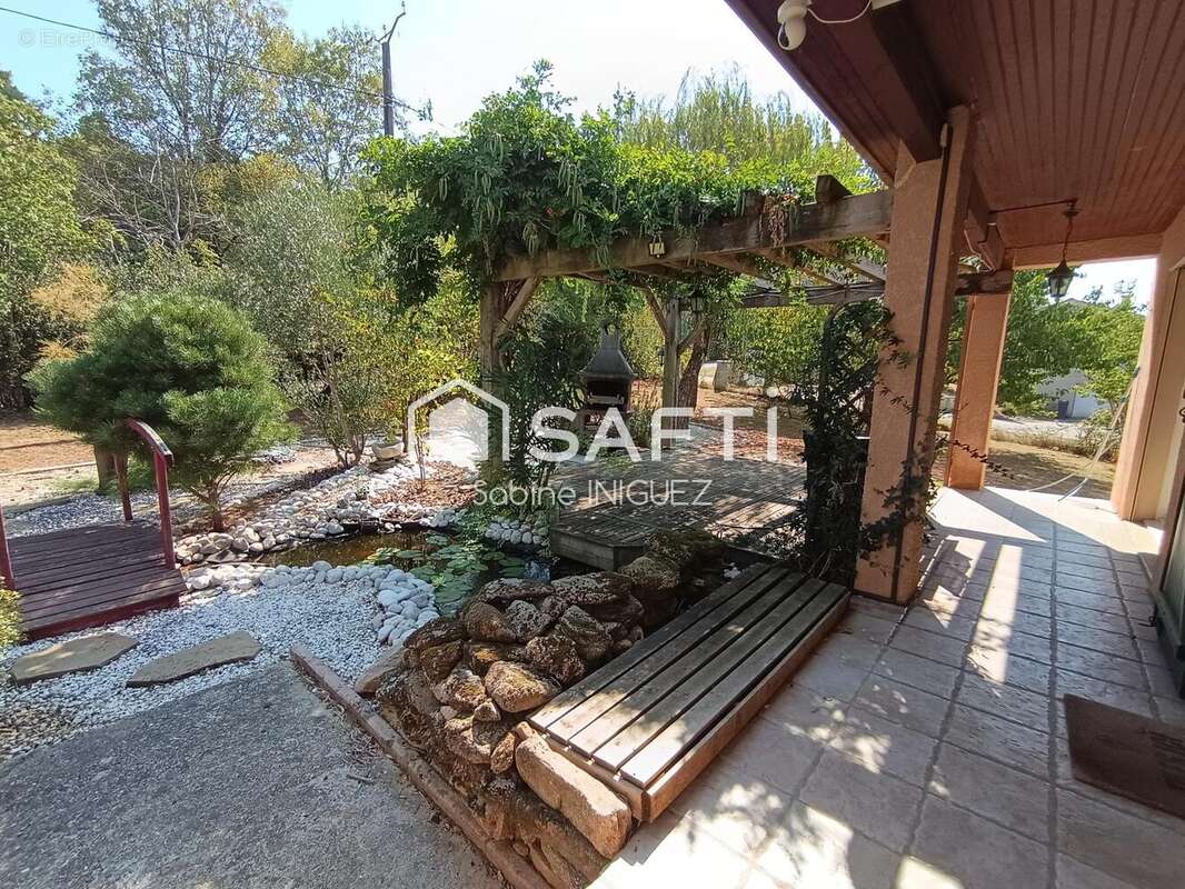 Photo 4