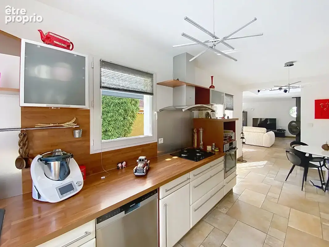 Chassieu Villa 135m² habitables+piscine Terrain 645m² - photo 5