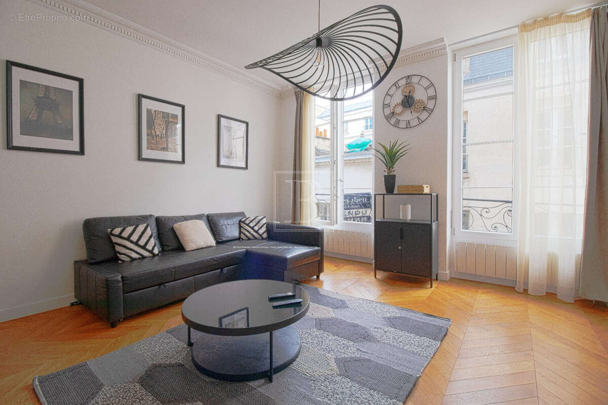 Appartement à PARIS-3E