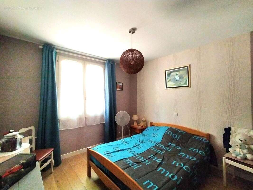 maison à vendre Crennes sur Fraubée chambre