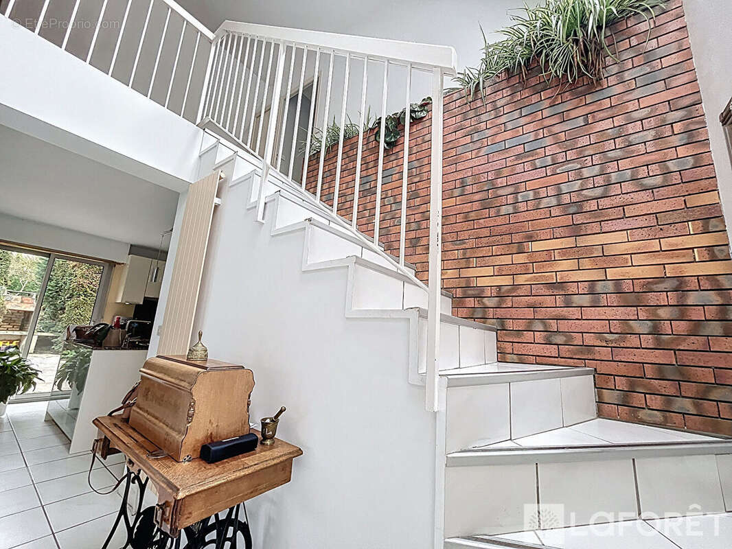 Maison à LA VILLE-DU-BOIS