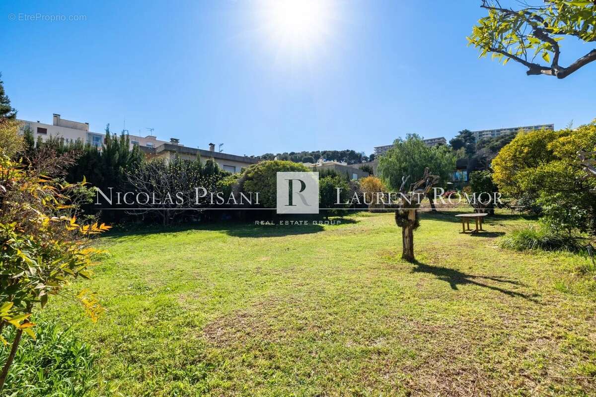 Maison à SAINT-LAURENT-DU-VAR