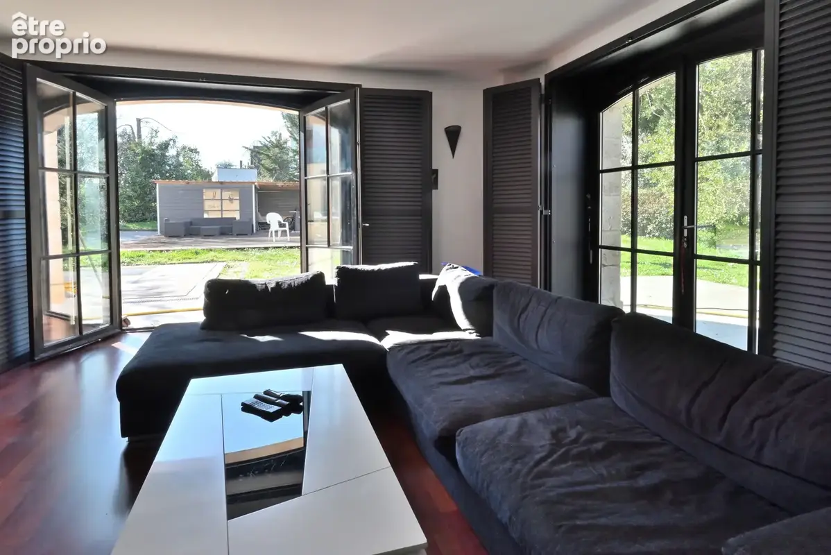 TALENCE Bagatelle - Au rez-de-jardin d'une demeure du 18ème, duplex avec ascenseur, jardin et piscine - photo 7