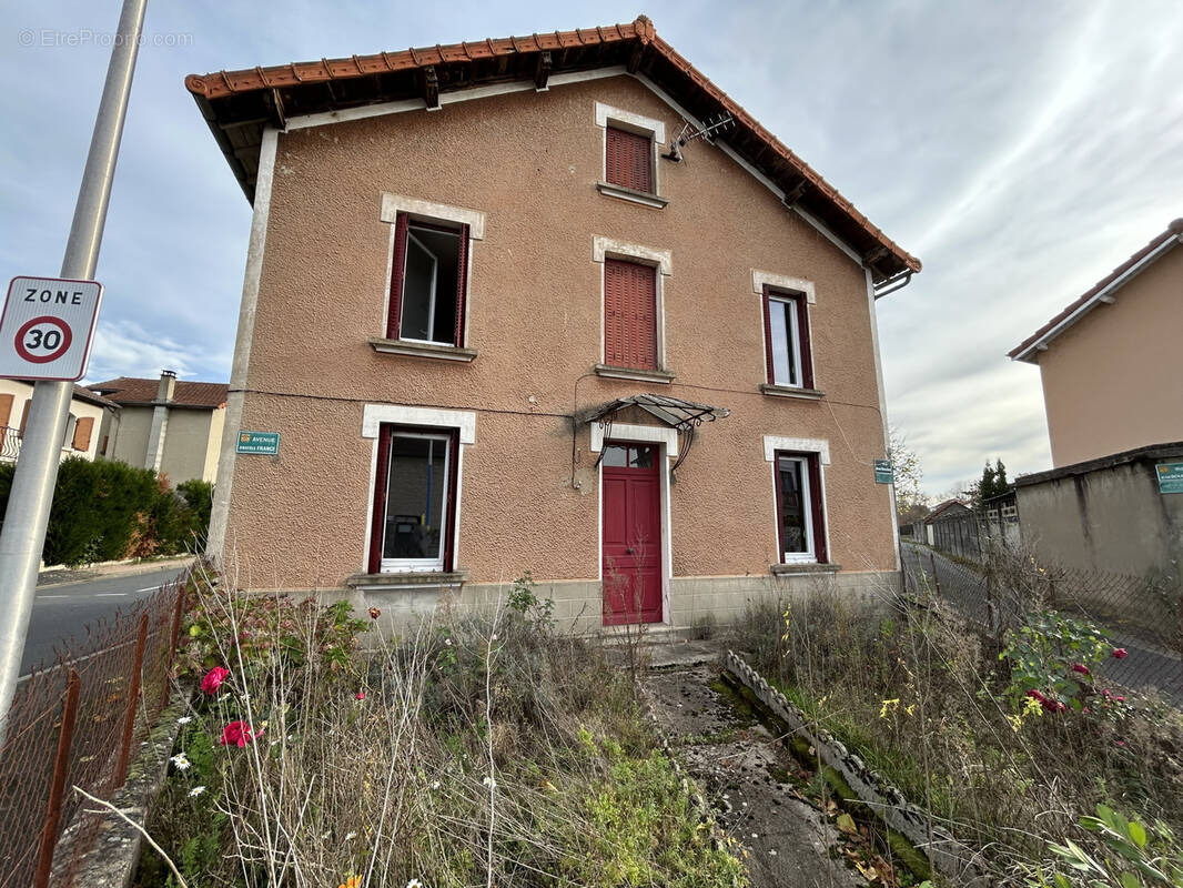 Maison à PUY-GUILLAUME