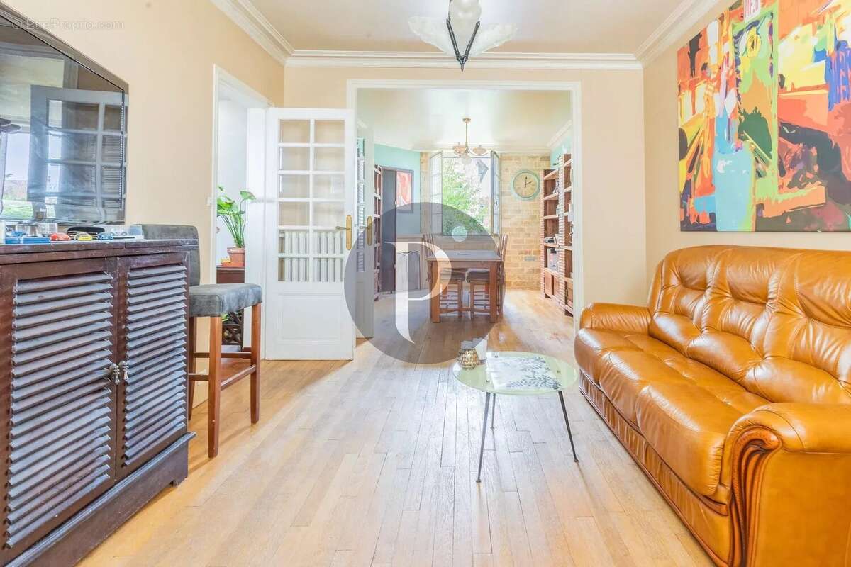 Maison à VERRIERES-LE-BUISSON