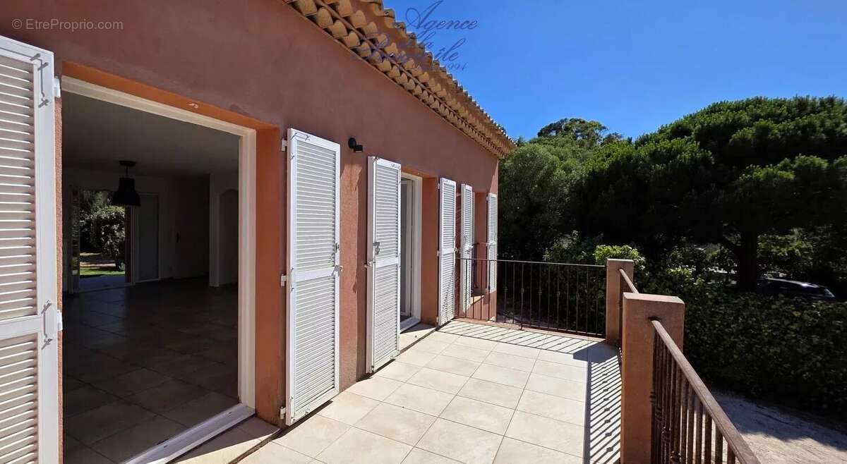 Maison à HYERES