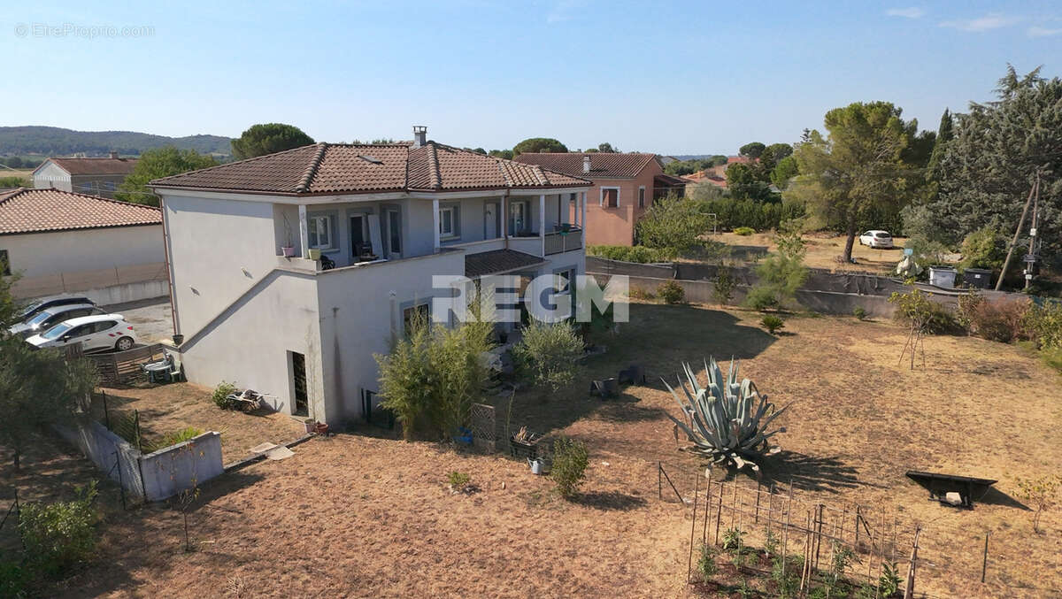 Maison familiale 235 m2 sue parcelle de 1419 m2 - photo 30