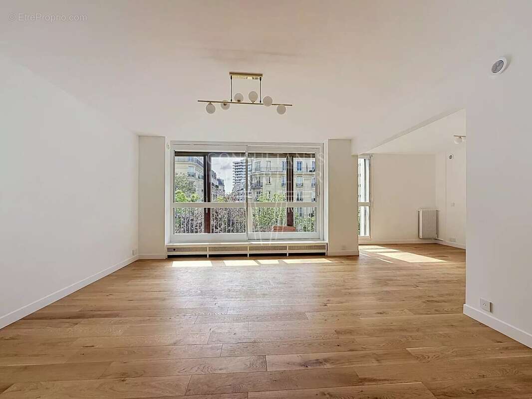 Appartement à PARIS-15E