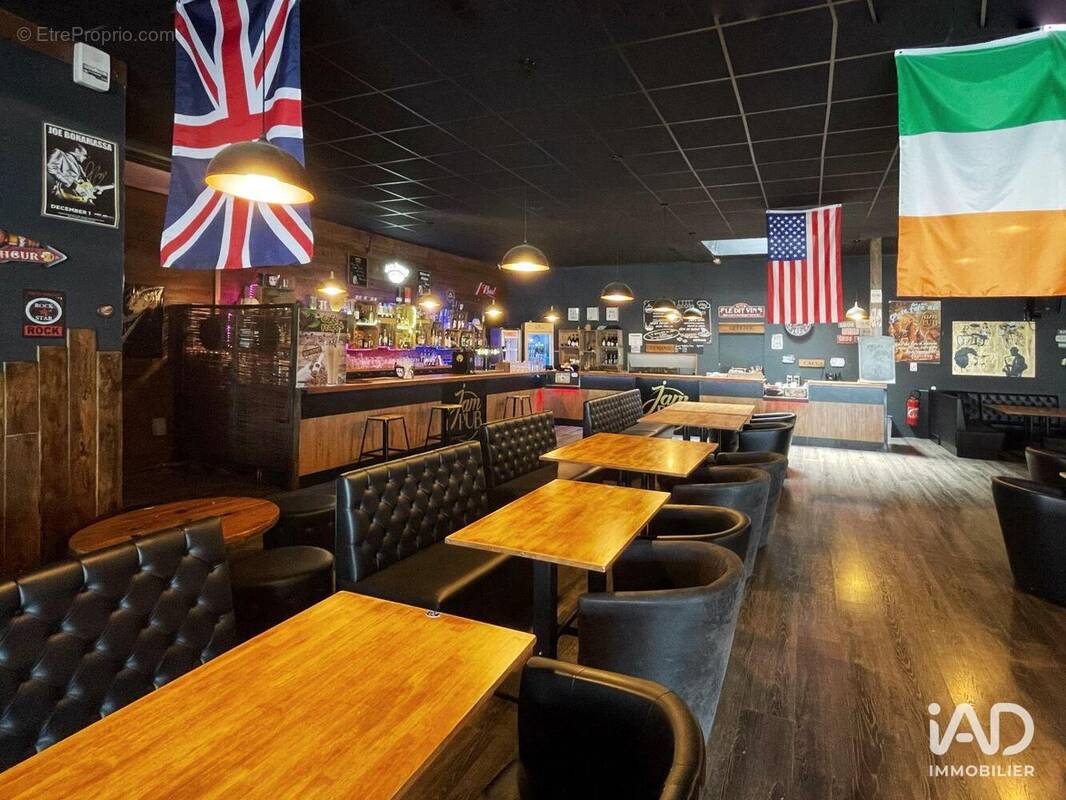 Photo 1 - Commerce à LESCAR