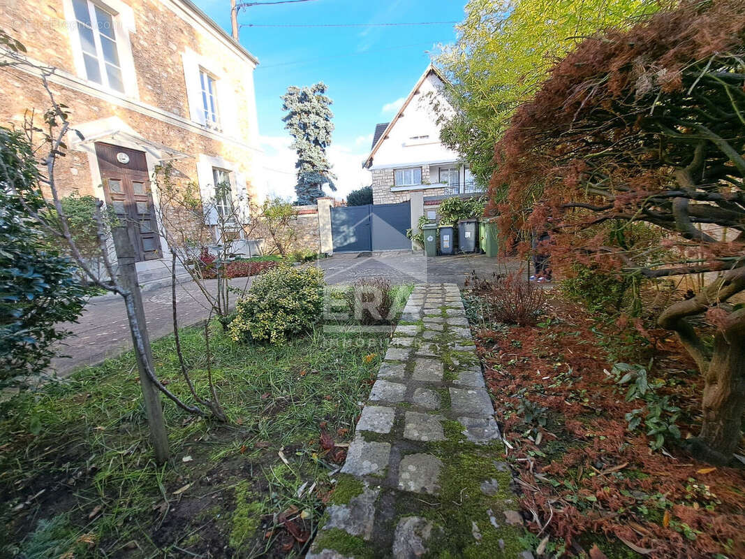 locaux commerciaux / appartement / maison 145 m2 - photo 14