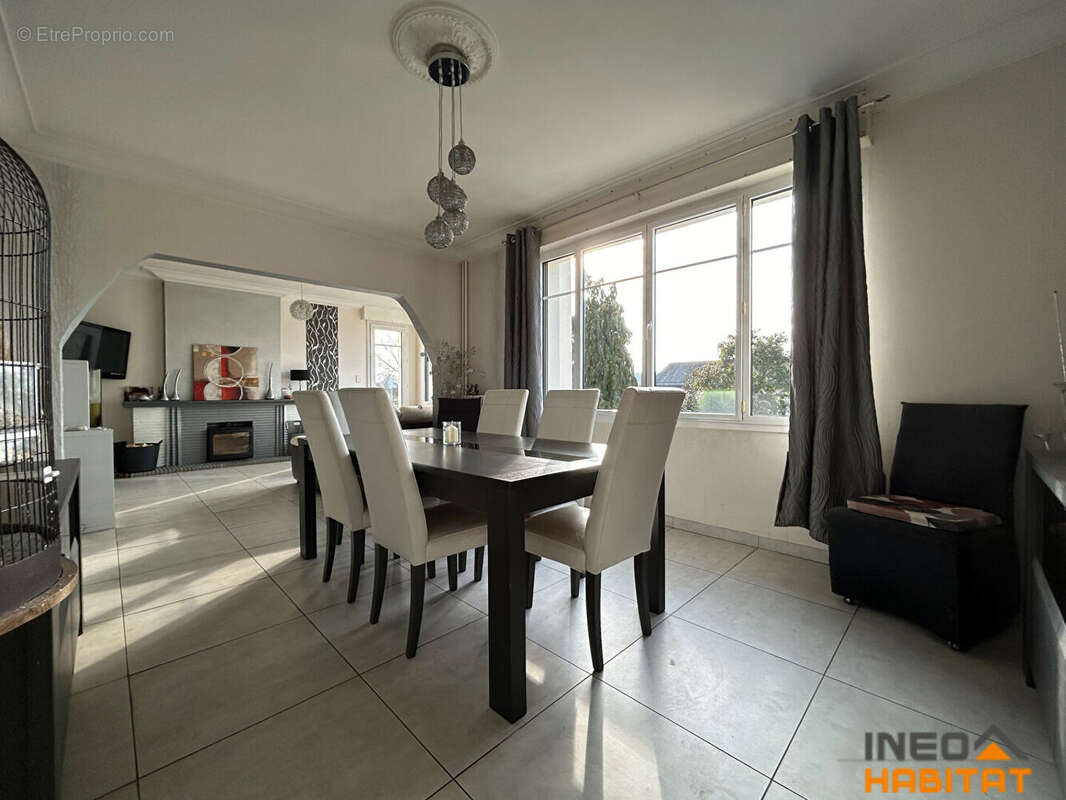 Maison à MONTFORT-SUR-MEU