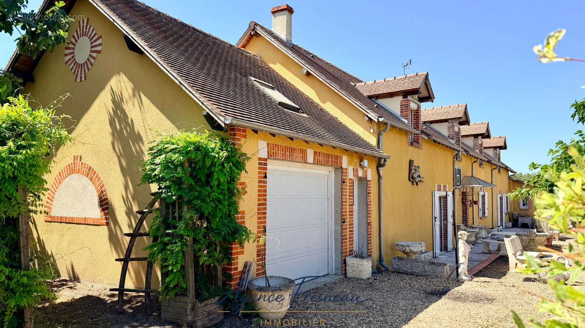 Propriété à la campagne de presque 300 m2 - terrain de 21 563 m² au calme et sans vis à vis - photo 3
