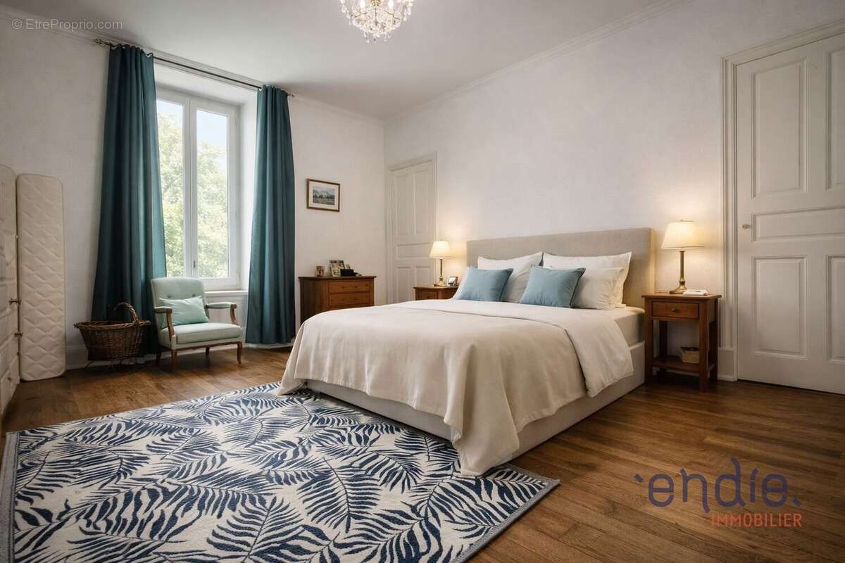 Maison à SAINT-JULIEN-MOLIN-MOLETTE