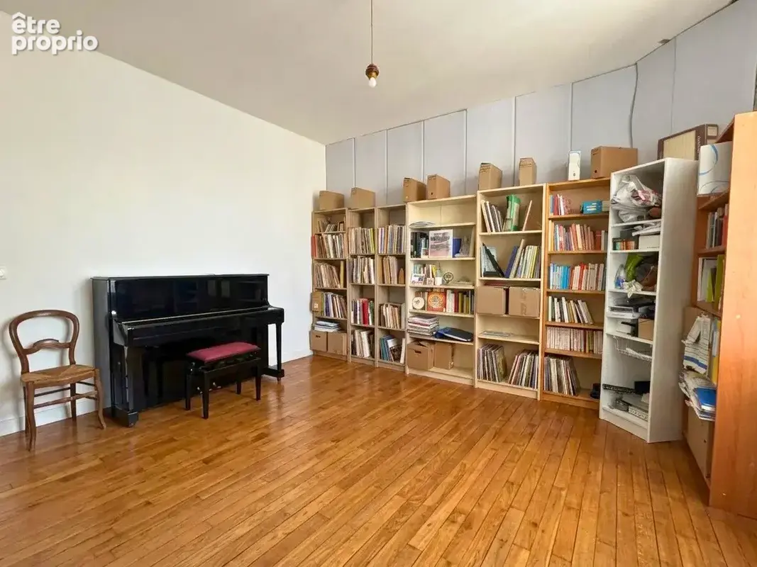 MAISON DE VILLE avec jardin arboré de 260 m2 et garage, à 450 m du Jardin Public ! - photo 17