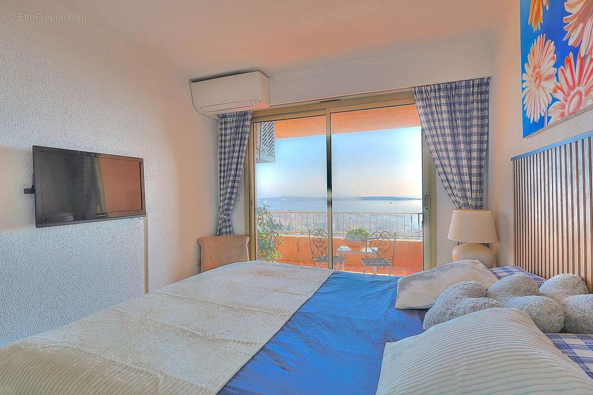 Appartement à VALLAURIS