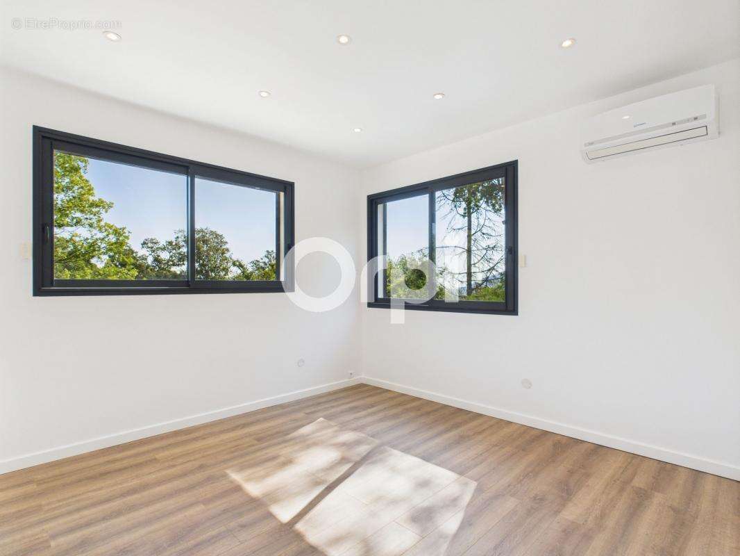 Maison à LES ADRETS-DE-L&#039;ESTEREL