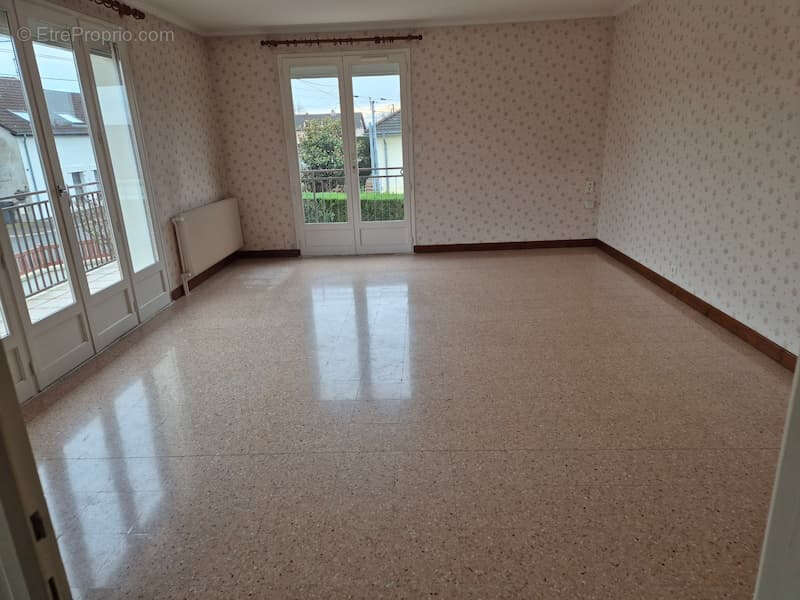 Maison à MONTCHANIN