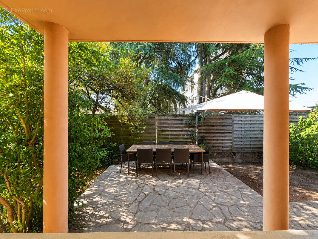 Maison à PIERRE-BENITE