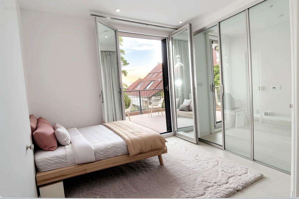 Maison à LA CELLE-SAINT-CLOUD