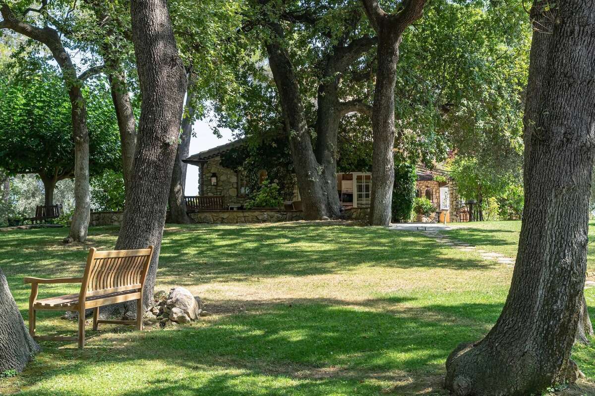 Maison à ROQUEFORT-LES-PINS