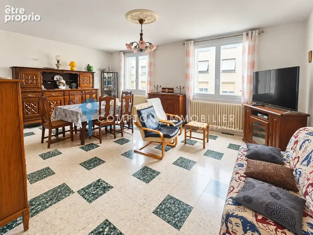Dépt Hérault (34), à vendre Sete Appartement ff3 de 66m2 - balcon - cave - parking commun. - photo 4