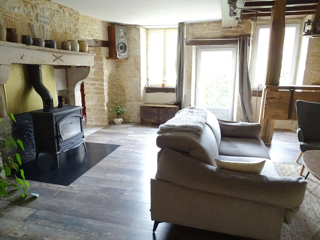 Maison à BAIGNEUX-LES-JUIFS