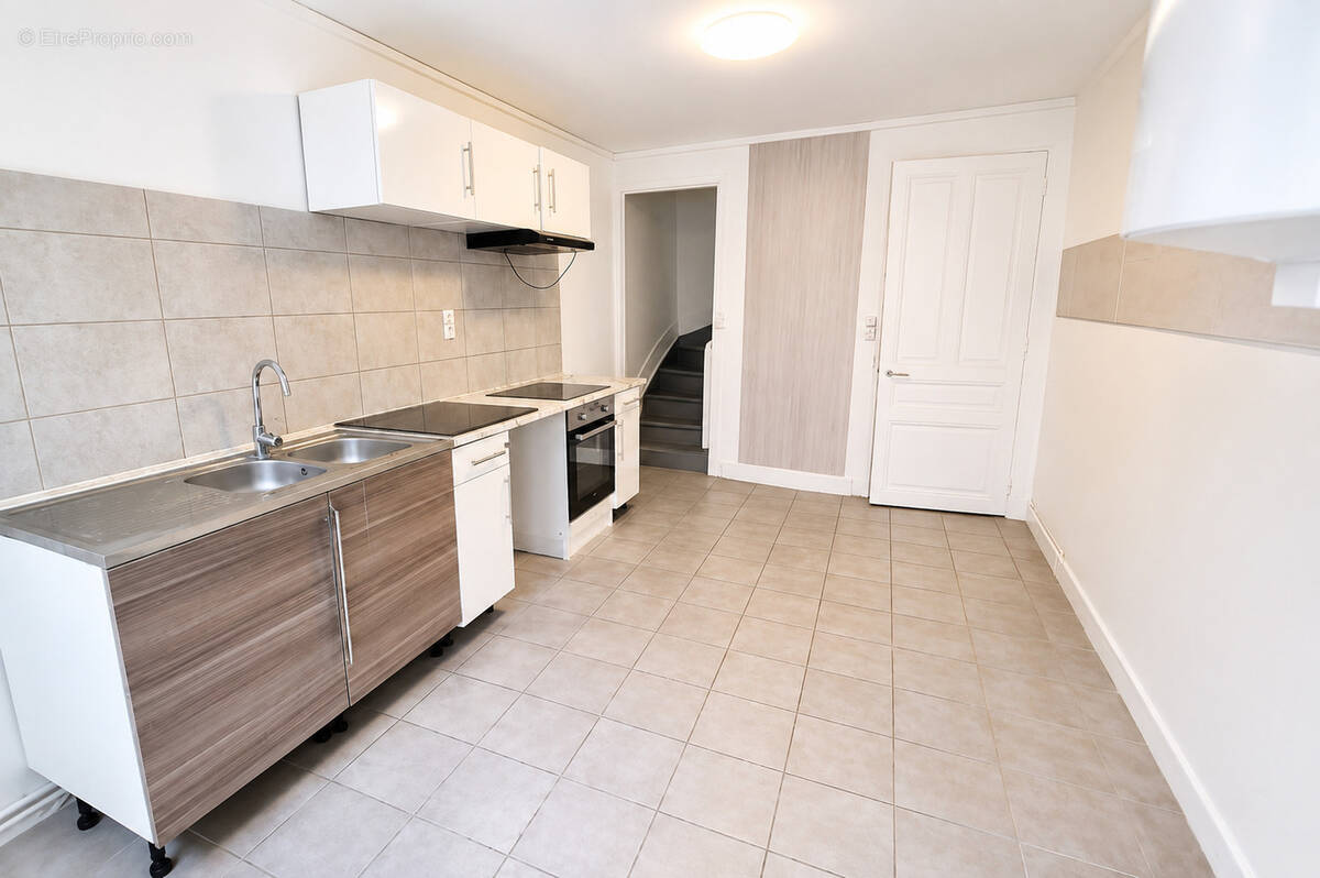 Maison 4 pièces 85 m² · à Sury-le-Comtal · 85 m² · 95 000 €