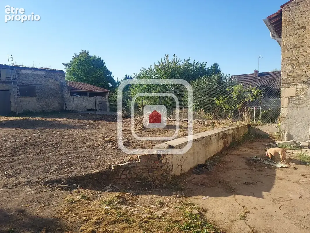 Maison avec travaux de 200m² pour 3 chambres, des dependances et 2150m² de terrain - photo 2