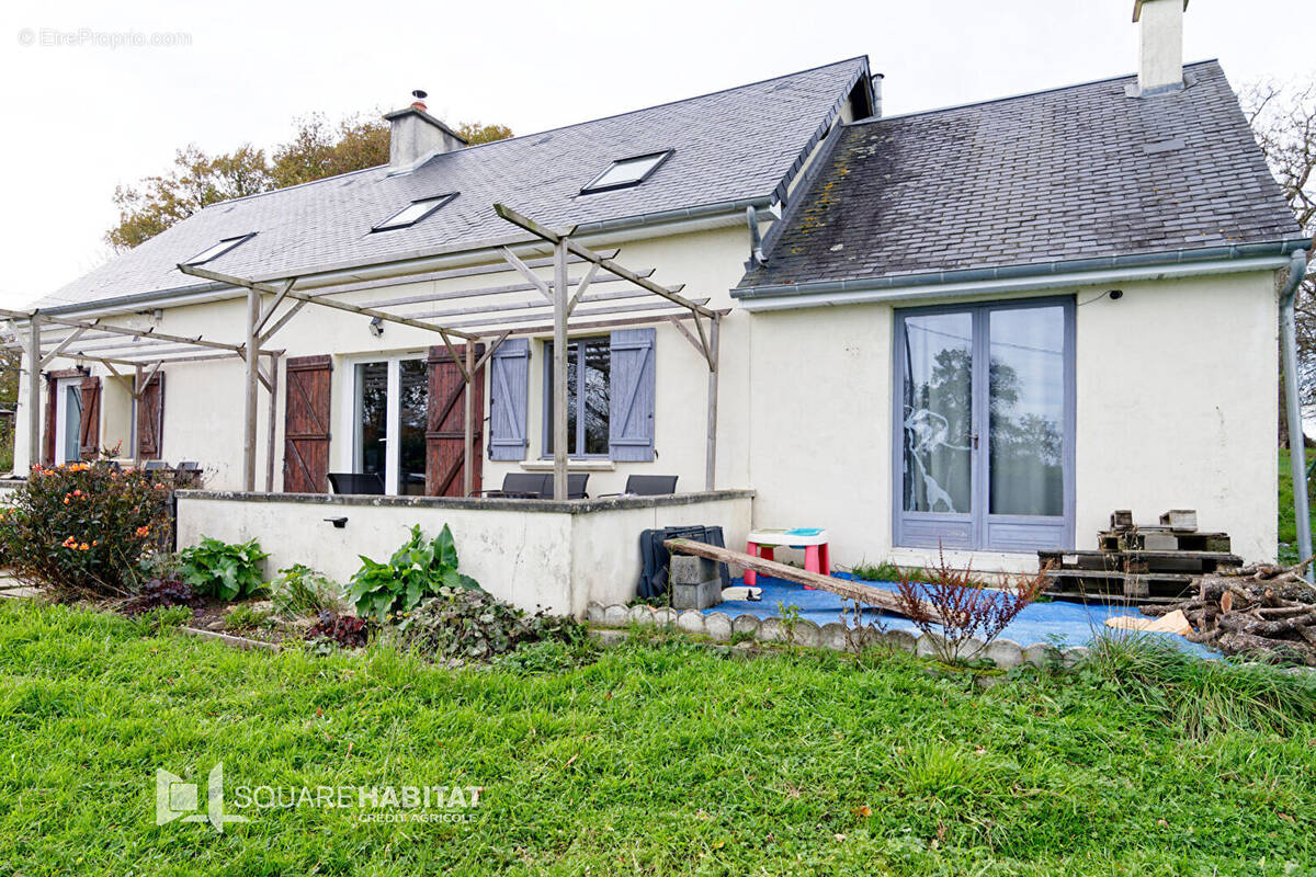 Maison à SAINT-SEVER-CALVADOS