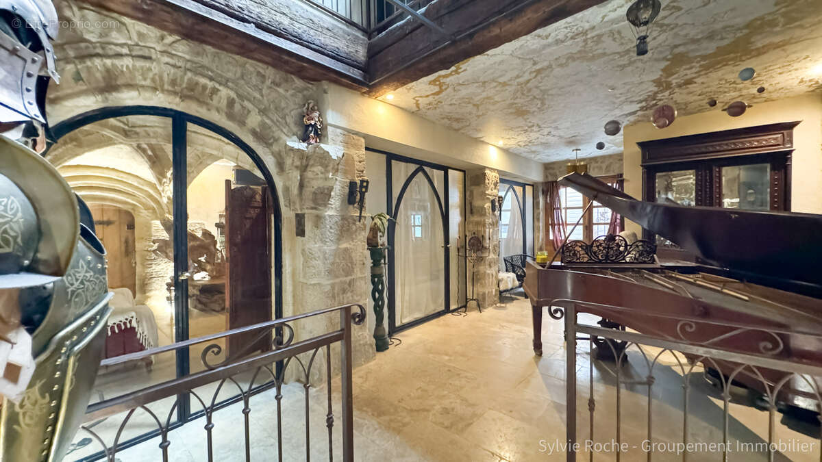 Maison à CADEROUSSE