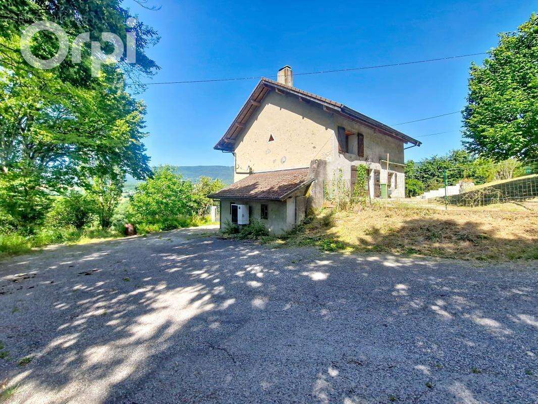 Propriété de 201 m2 et 6,5 ha pour les chevaux - photo 2