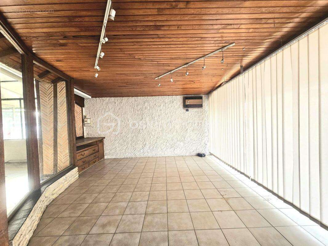 Commerce à SULLY-SUR-LOIRE