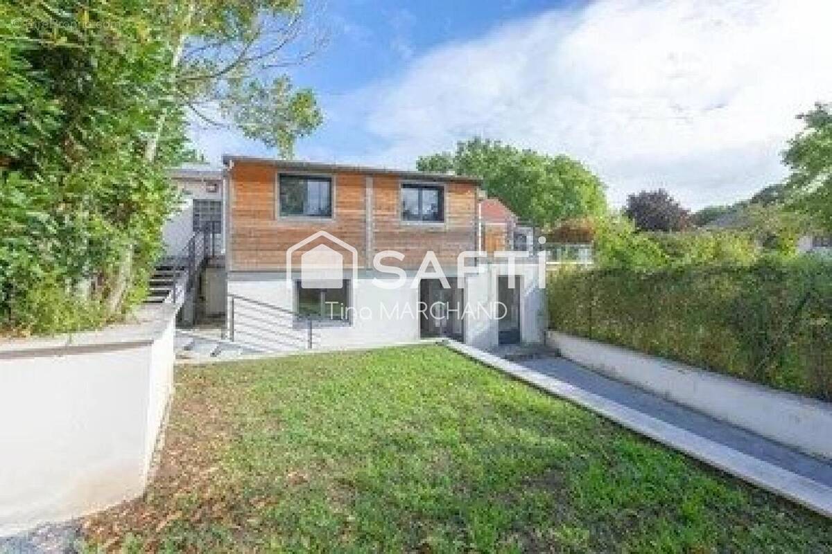 Photo 1 - Maison à LE PECQ