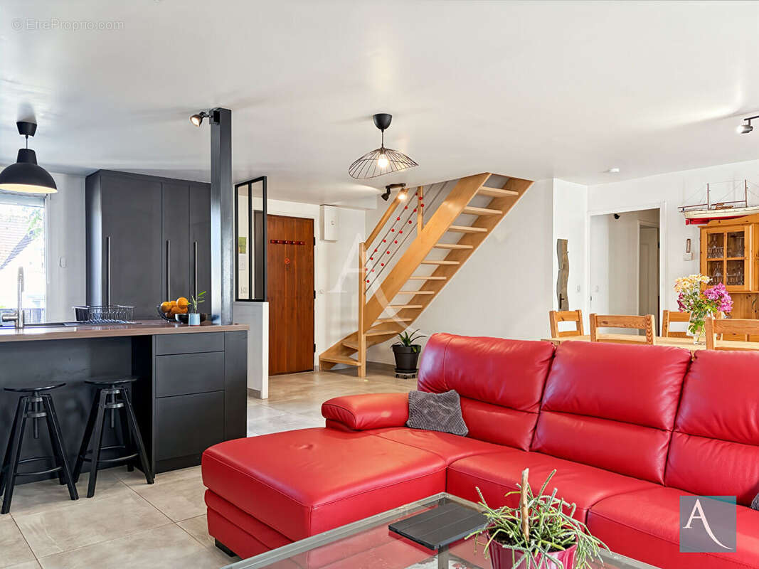 Maison 5 pièces - 128 m² habitables - Sous-sol total, 2 terrasses couvertes, jardin - Linas 91310 - photo 4