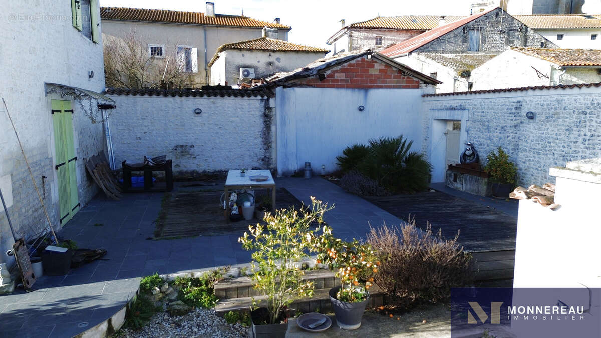 Maison à LONZAC