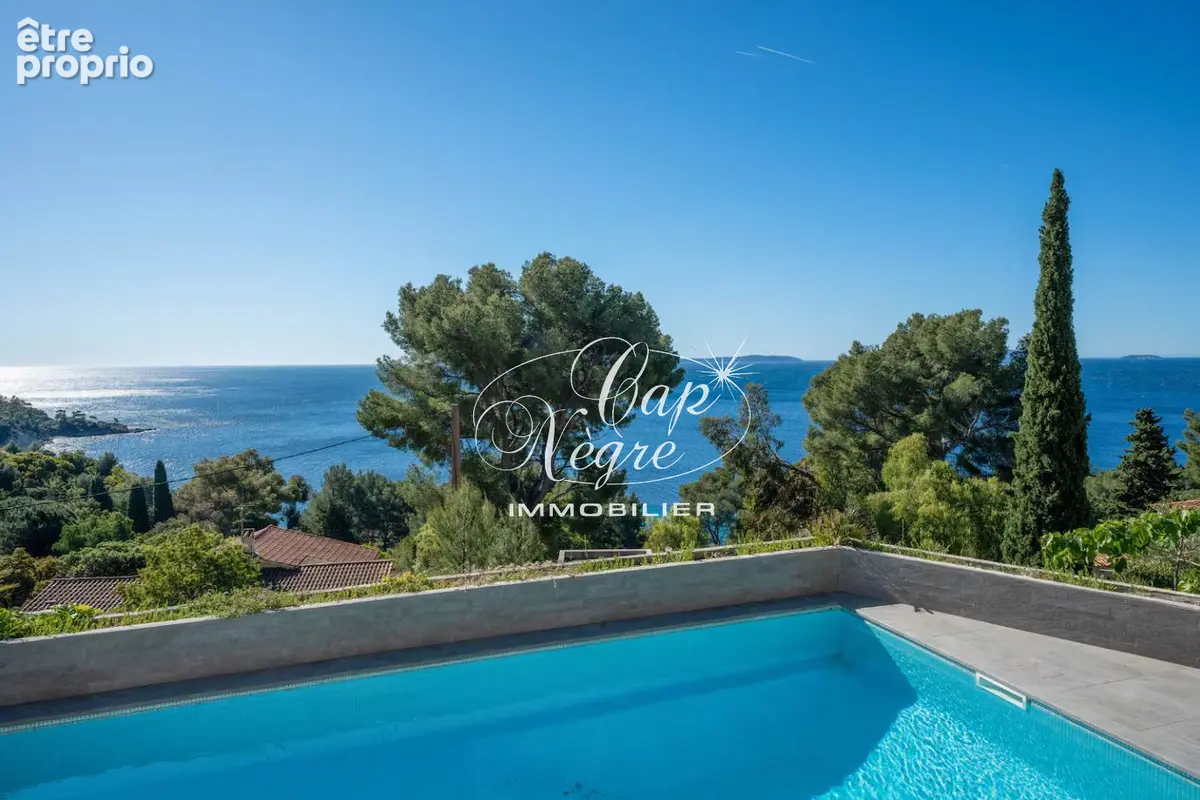 Villa 5 chambres avec piscine et vue mer située proche de l'une des plus belles plages du Lavandou - photo 2