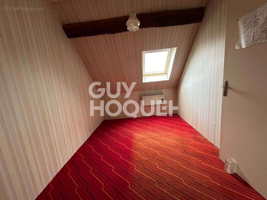Lacroix-Saint-Ouen : Maison de ville à découvrir ! - photo 7