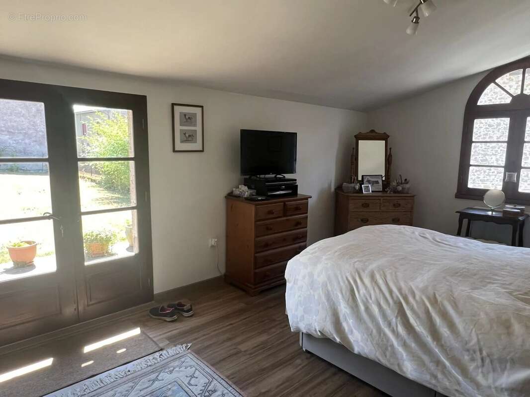 Maison de village de 156m² (4 ch) avec grange et jardin - photo 5
