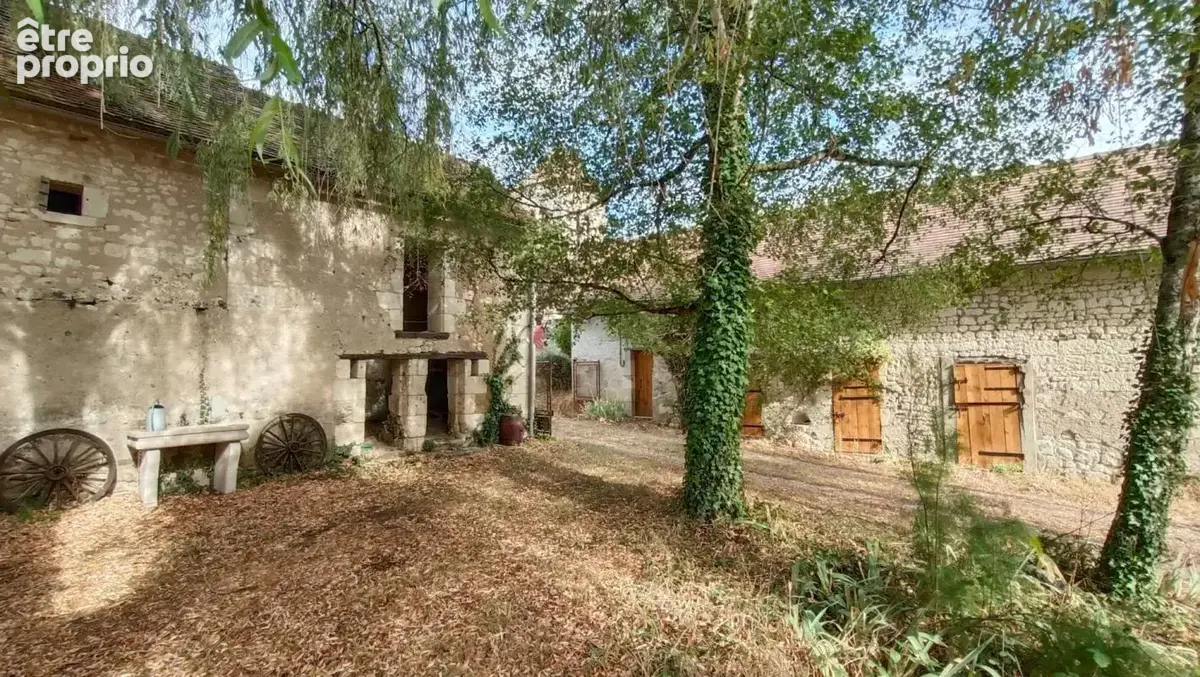 Propriété de caractère en bordure de rivière – 1 maison, 4 dépendances et 5 000 m² de terrain - photo 6